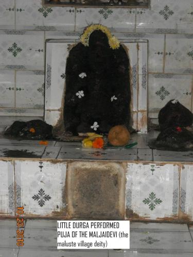 Maljaidevi-temple-maluste-inner-view-2